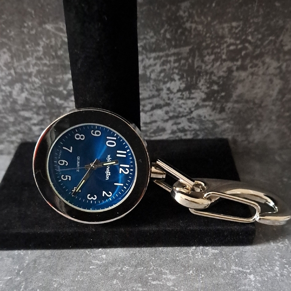 Xhilaration Silvertone Carabiner Watch - Picture 5 of 5